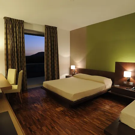 Eureka Palace Hotel 4*